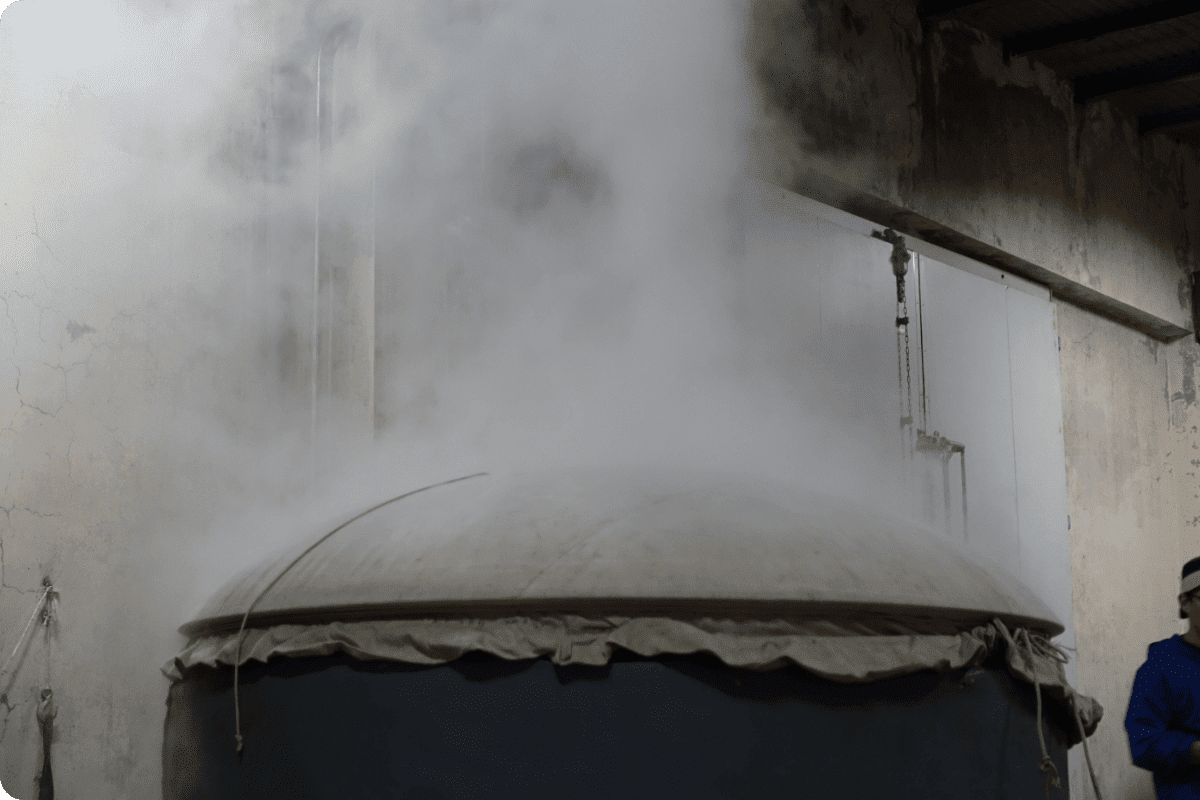 酒を作っている様子